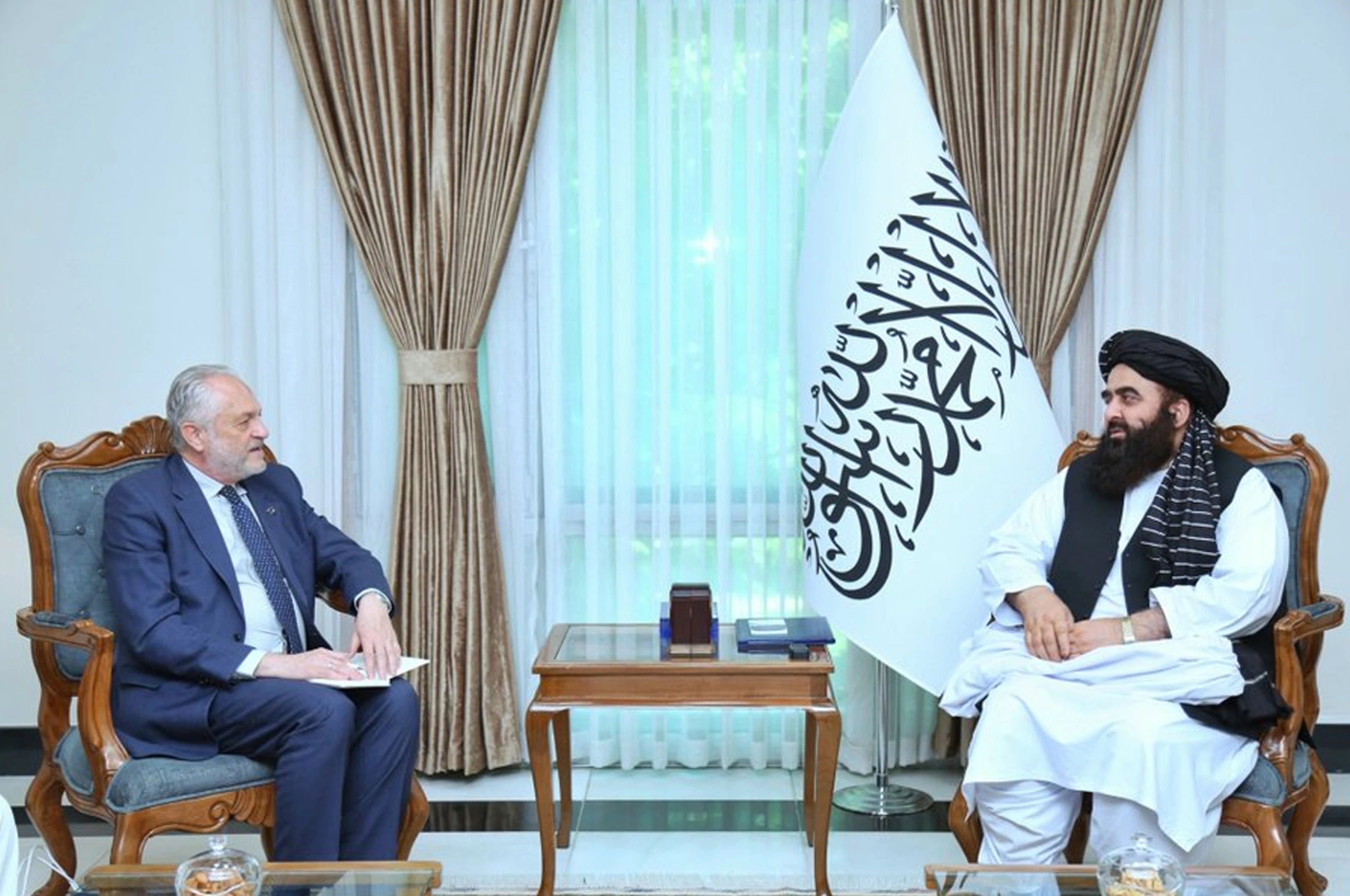 بهرنیو چارو وزیر افغانستان لپاره د پولنډ ځانګړي استازي سره کتلي