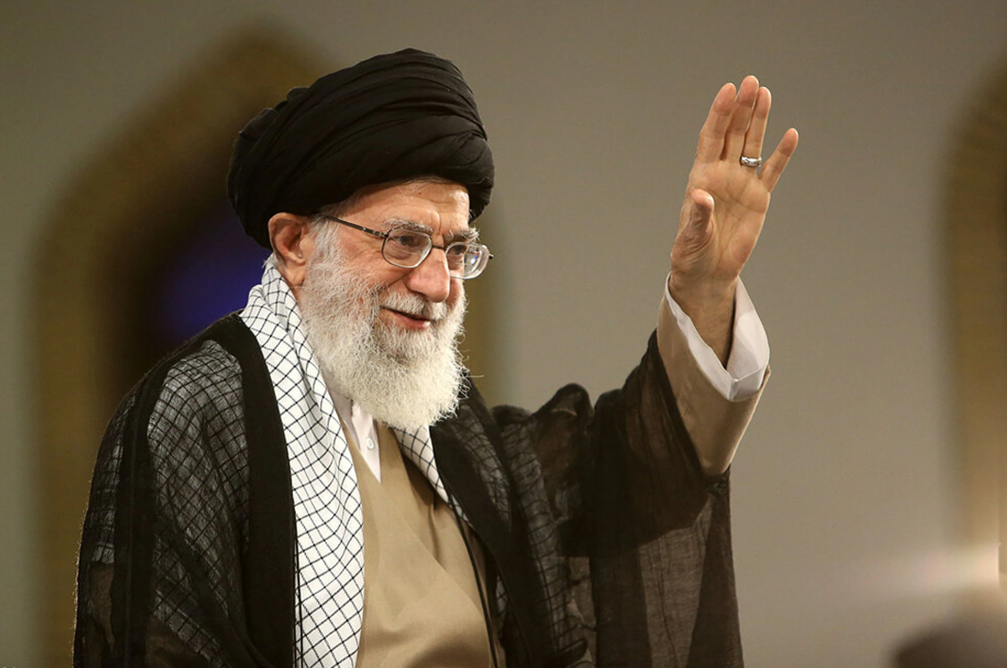 د ایران مذهبي مشر له امریکا سره پر روانو مذاکراتو باور نه لري