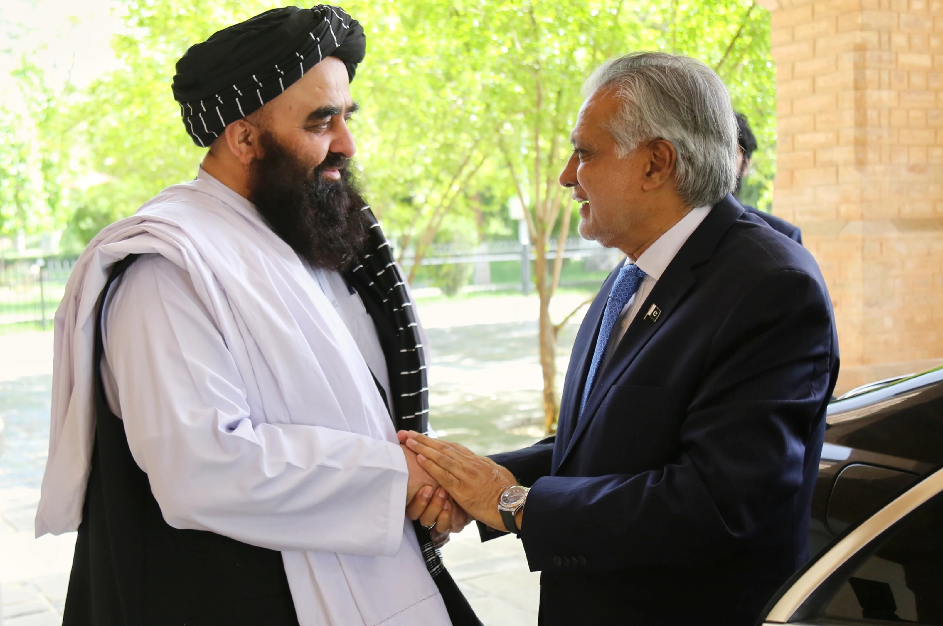 مولوي امیرخان متقي: پاکستان دې د افغان کډوالو حقونو د ضایع کېدو مخنیوی وکړي