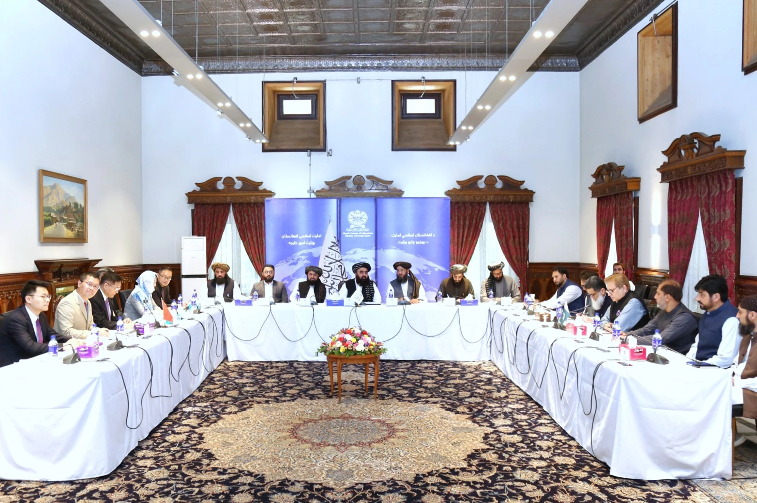 بهرنیو چارو وزارت: د افغانستان، پاکستان او چین ترمنځ درې اړخیزه ناسته وشوه