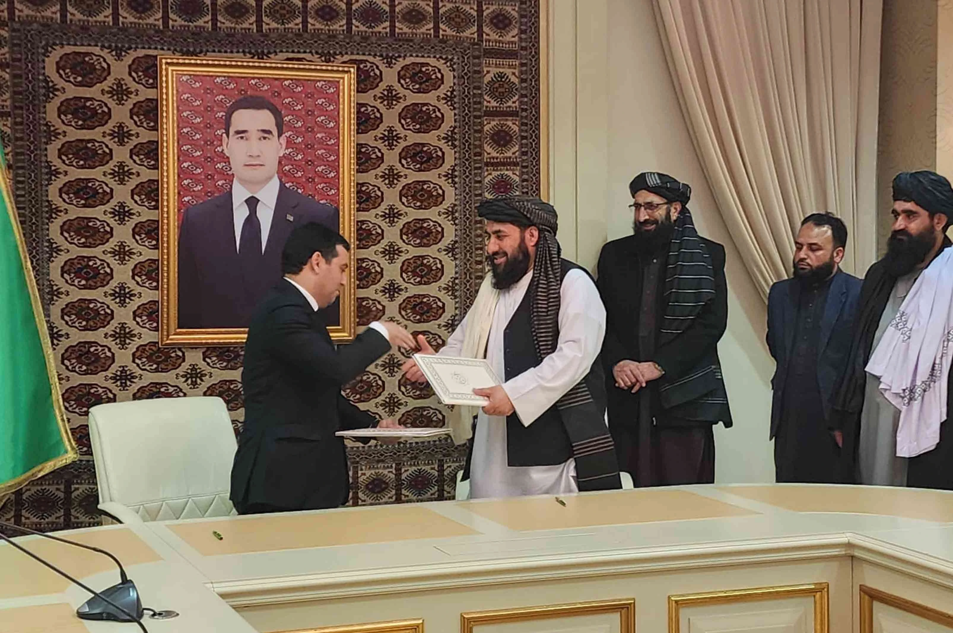 د ۷ میلیونه ډالرو په لګښت د اوسپنې پټلۍ غځولو هوکړه لیک لاسلیک شوه