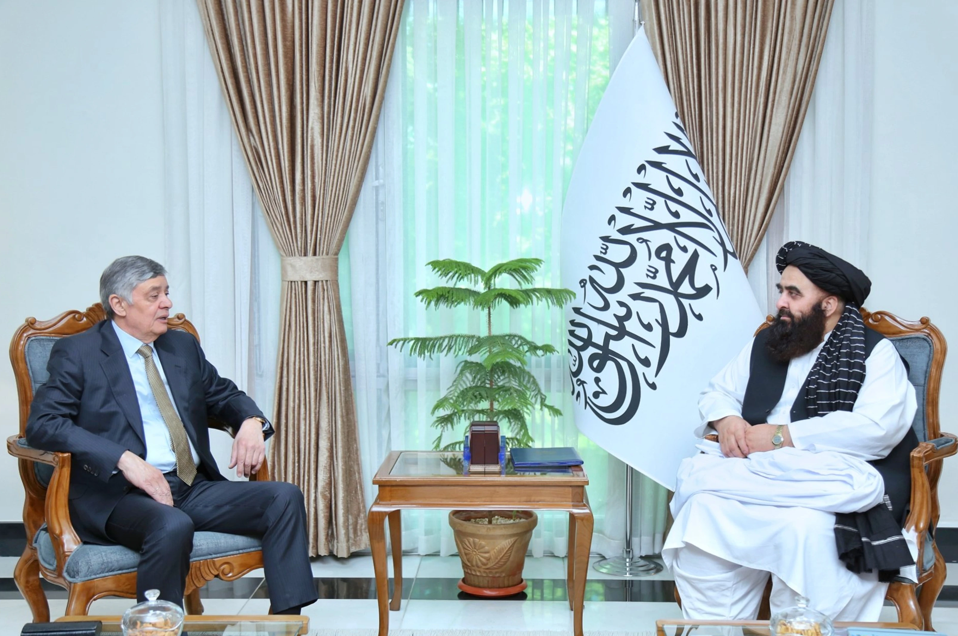ډېر ژر به د مسکو لپاره د سفیر په کچه افغان ډیپلوماټ معرفي شي