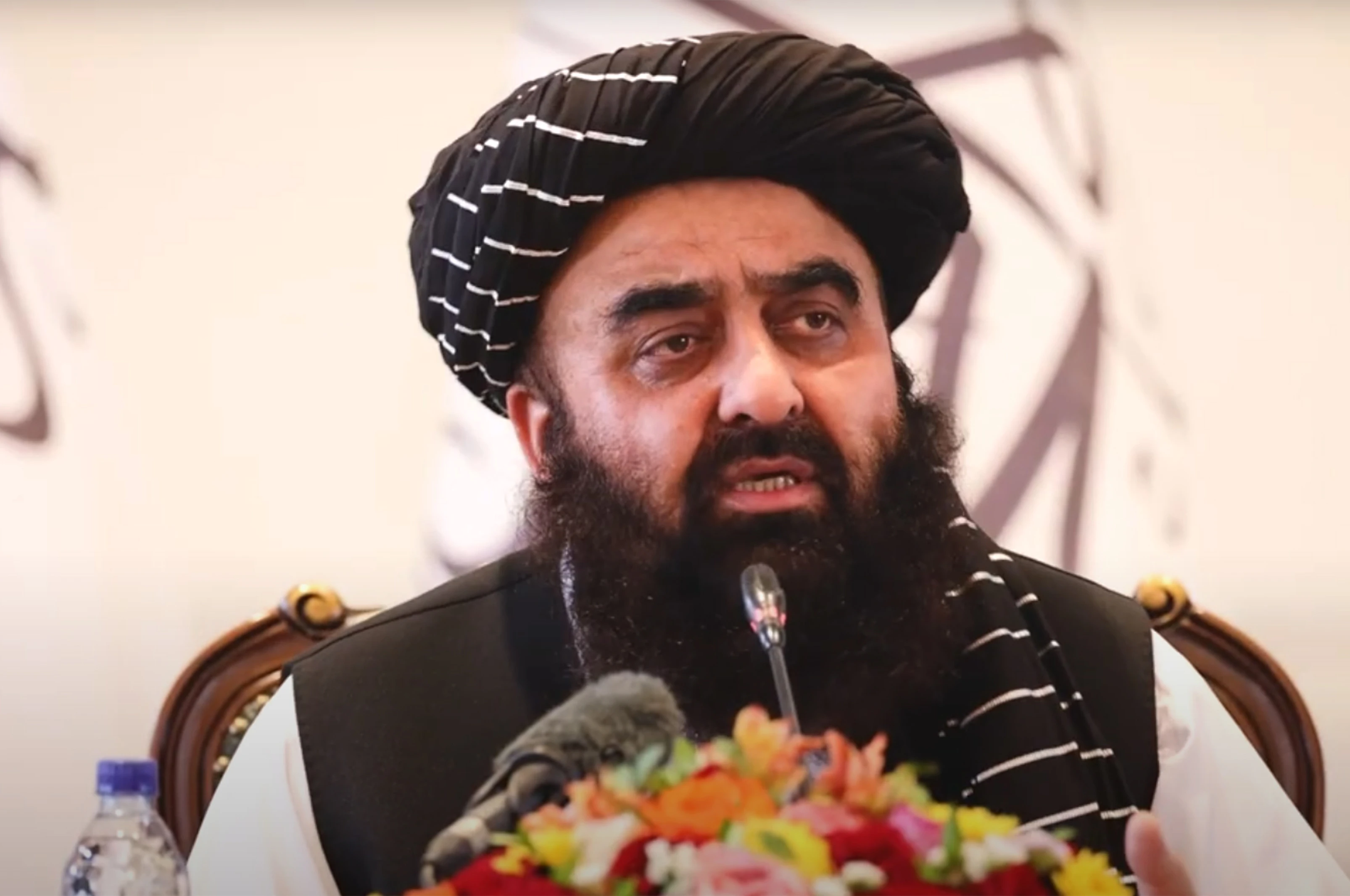 بهرنیو چارو وزیر: ټول باید په ګډه افغانستان له داخلي او بهرني شره وساتو