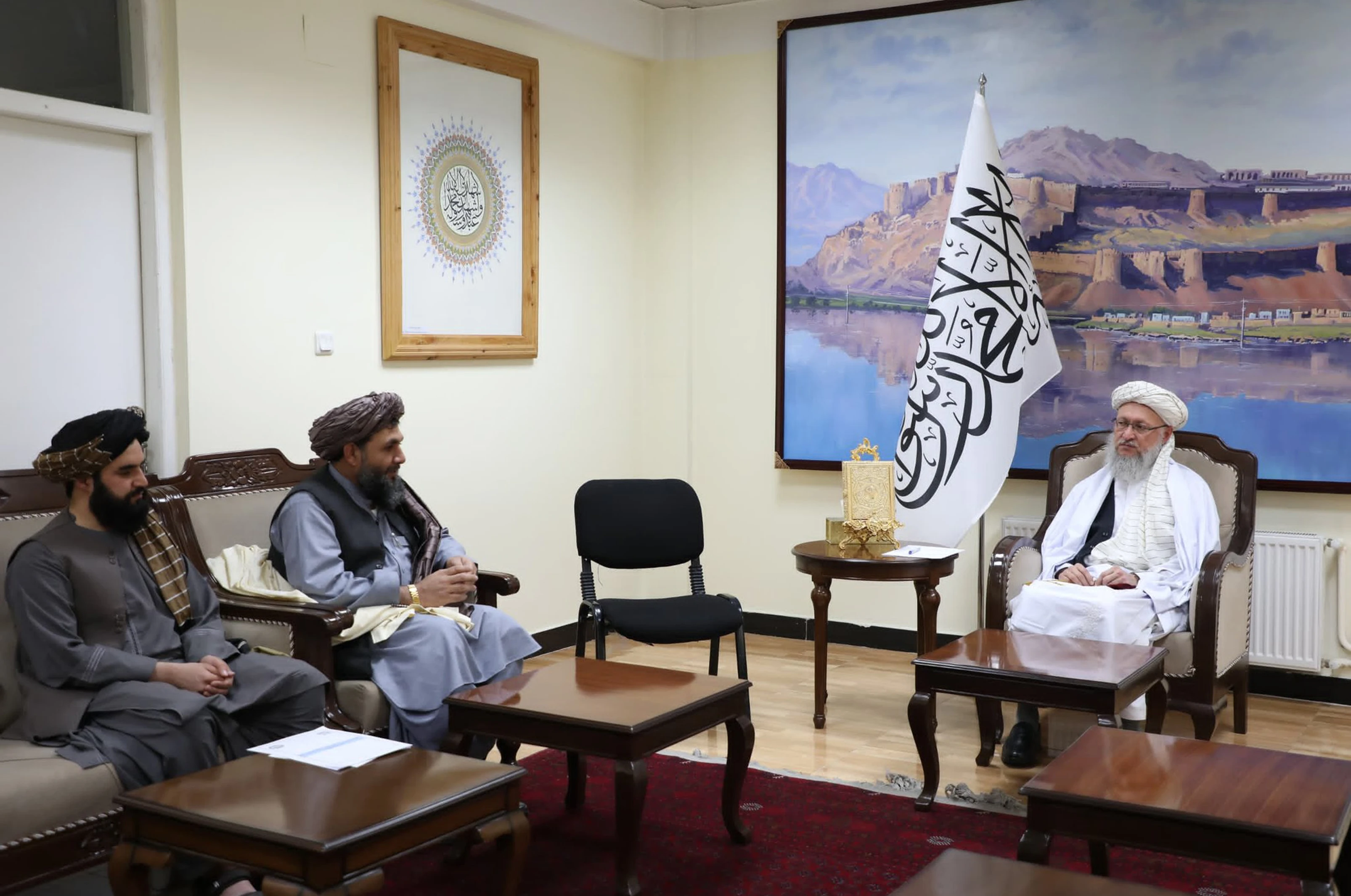 مسئولین دې هېوادوالو ته د ټولنیزې هوساینې او لازمو اسانتیاوو برابرولو لپاره زیاتې هڅې کړي