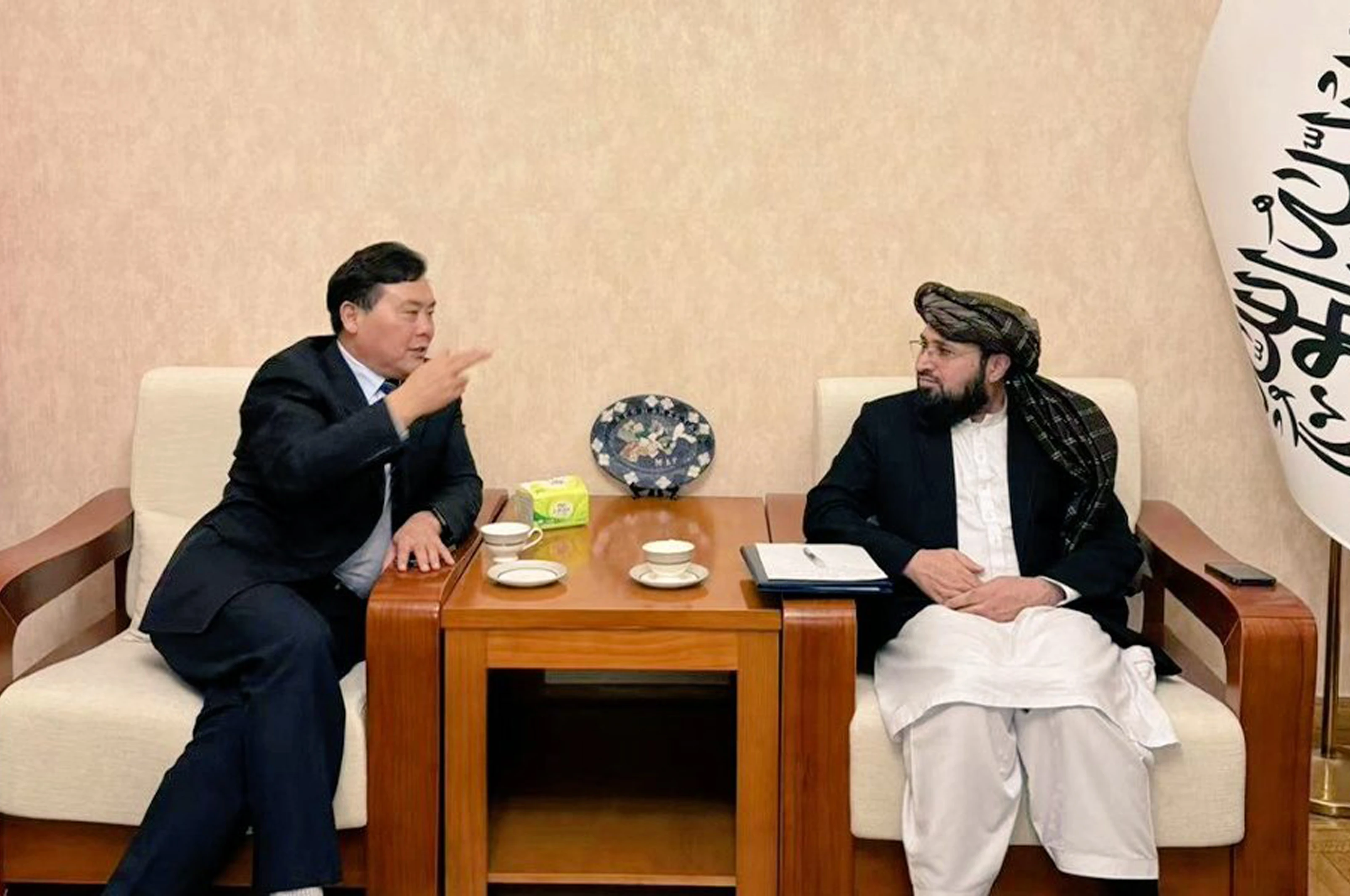 د مس عینک کان د استخراج قرار داد به په ښه ډول عملي شي