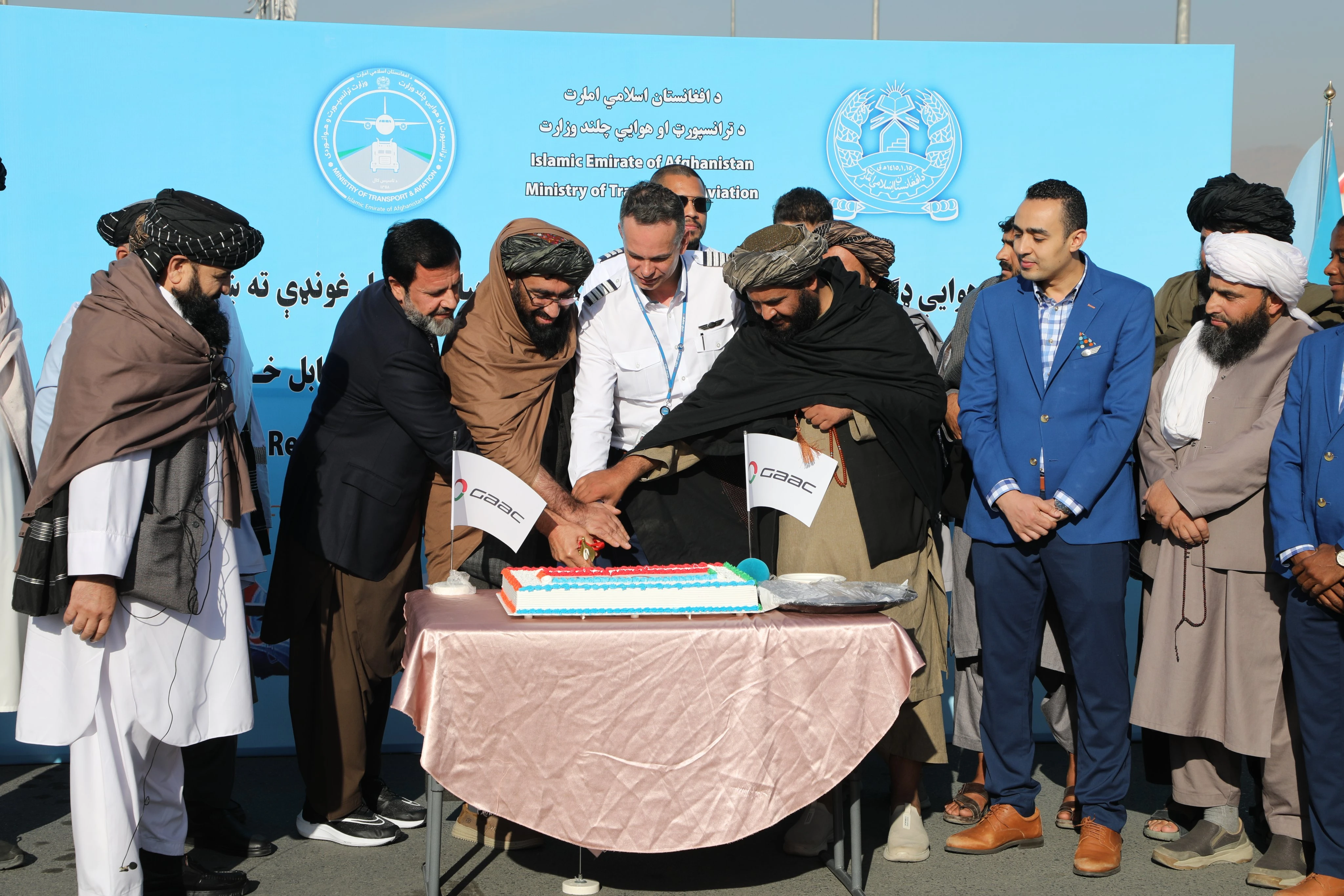 اقتصادي معاونیت: د افغانستان فضا د هر ډول الوتنو لپاره خوندي او عادي حالت ته راګرځېدلې
