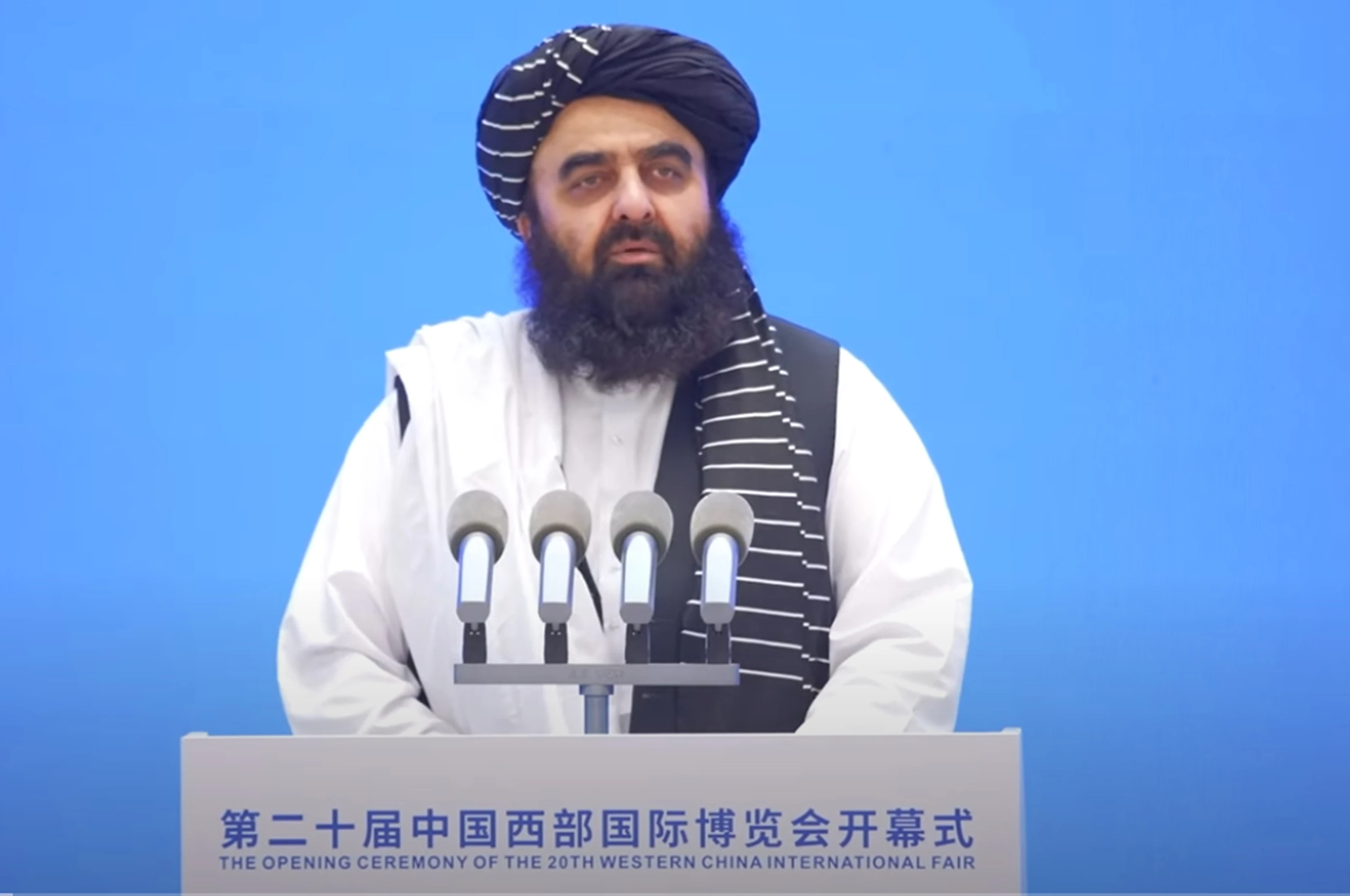 د بهرنیو چارو وزیر: افغان حکومت خپلو ټولو اقتصادي شریکانو سره برابرۍ ته ژمن دی