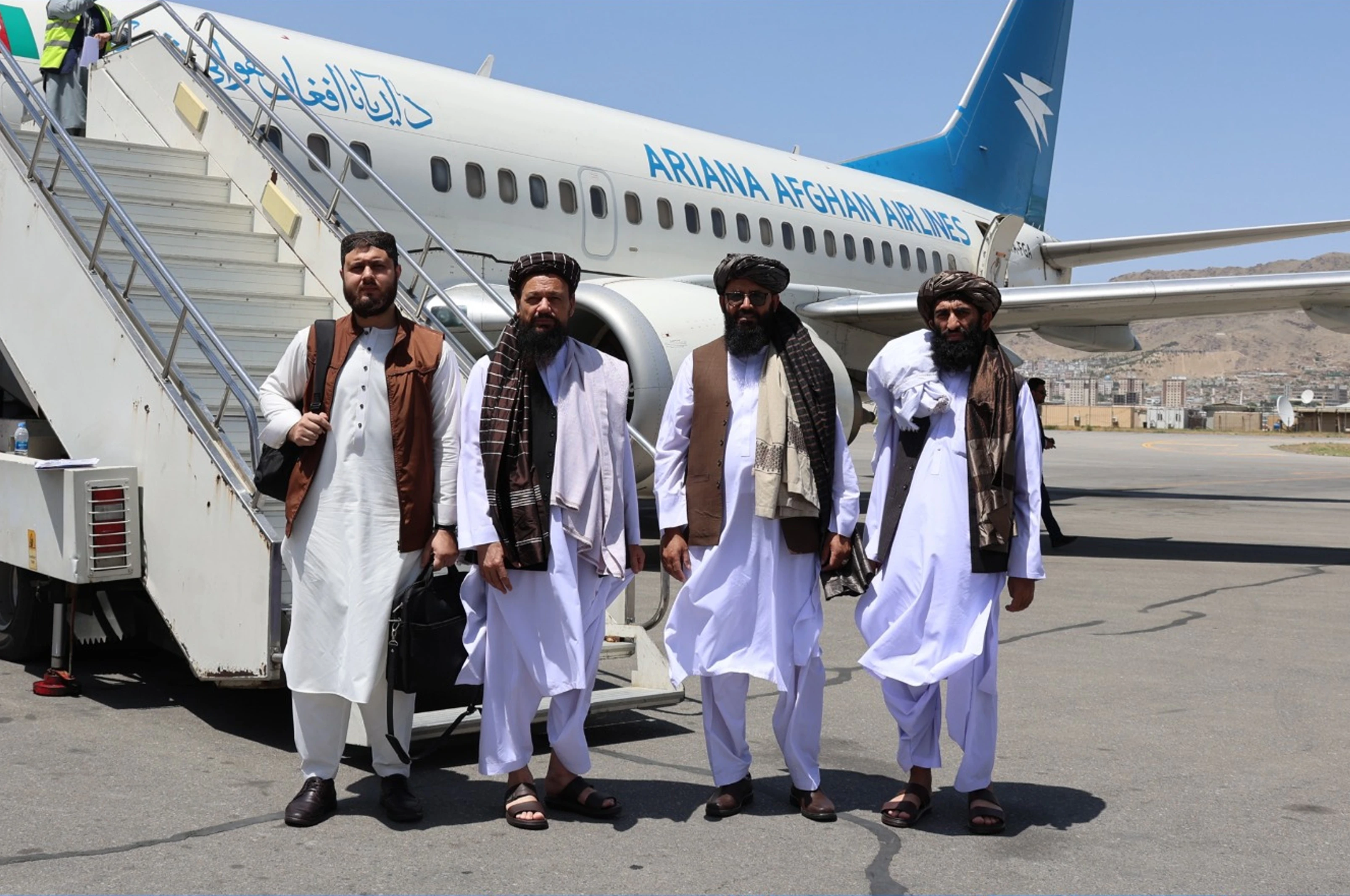 افغان پلاوی د انرژي پنځم نړېوال کنفرانس کې د ګډون لپاره ازبکستان ته لاړ