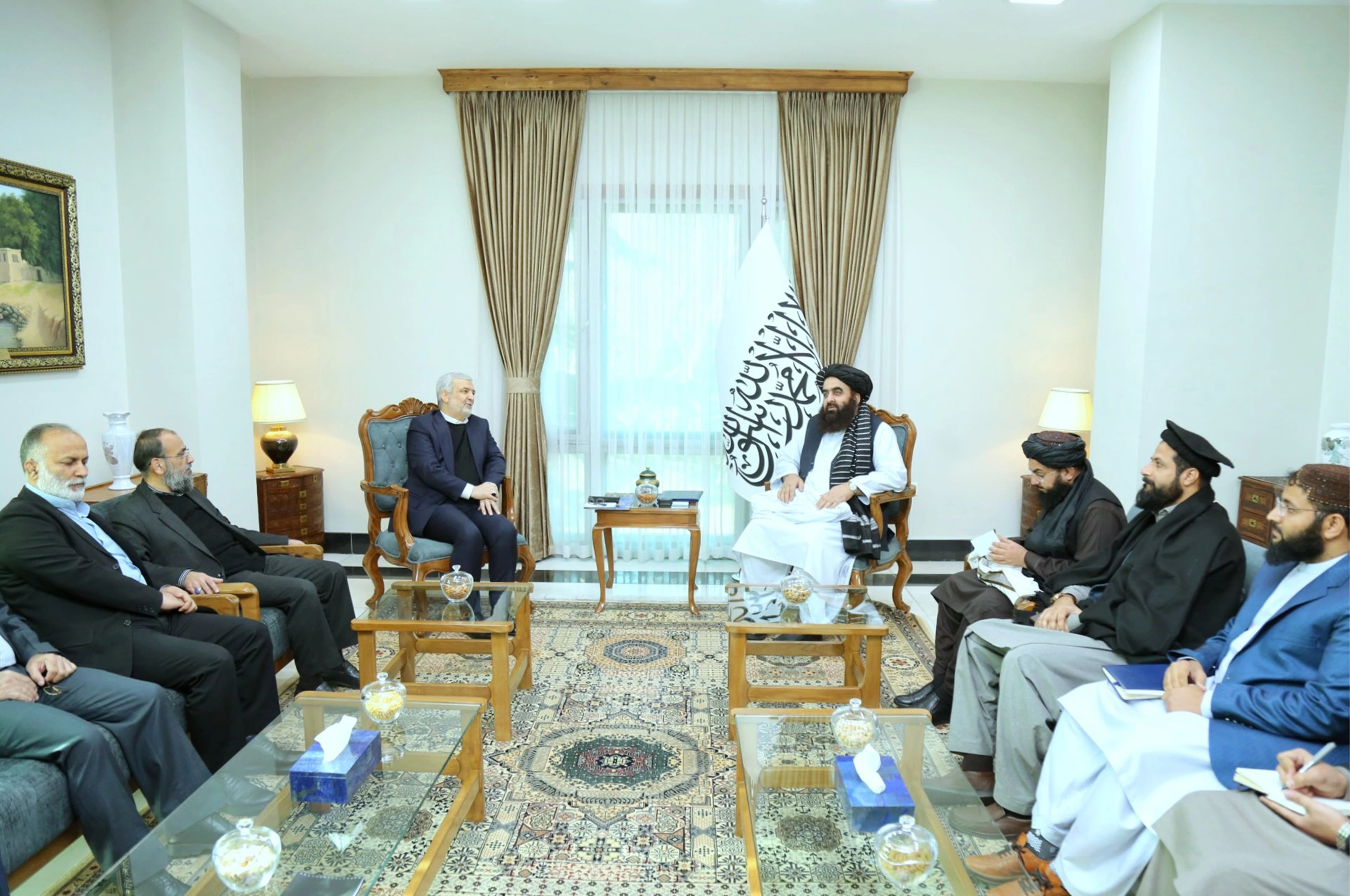 ایران کې د افغان کډوالو حقوقي او قضايي ستونزو حل لپاره د ایران پلاوی کابل ته دعوت کېږي