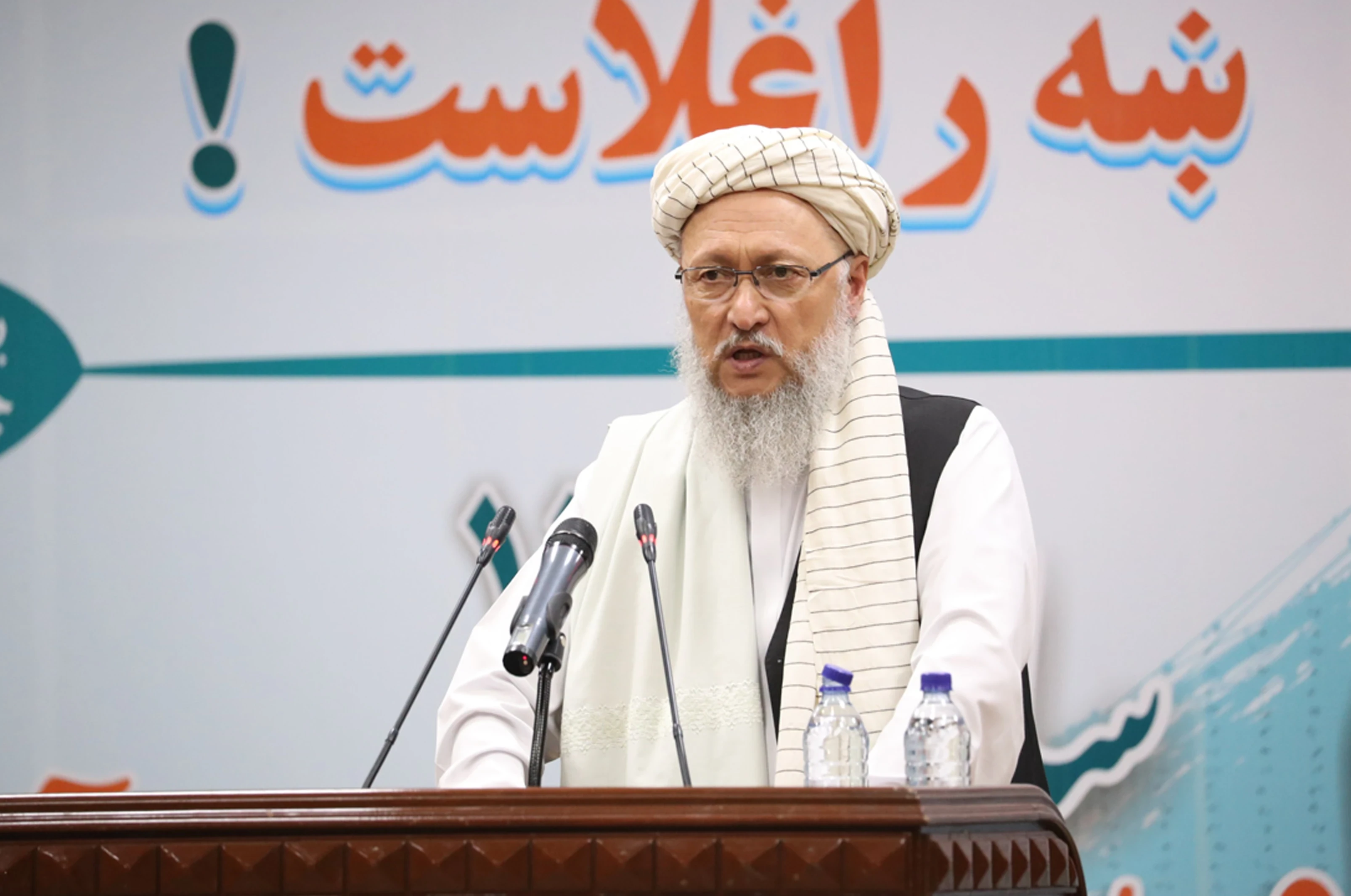 مولوي حنفي: اسلامي امارت د کورنیو تولیداتو د ودې  لپاره اغېزمن ګامونه اخیستي دي
